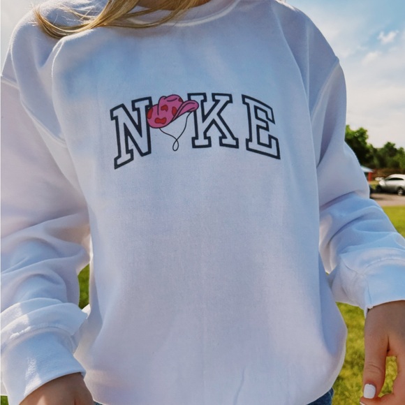 Custom Nike crew neck - Picture 2 of 7